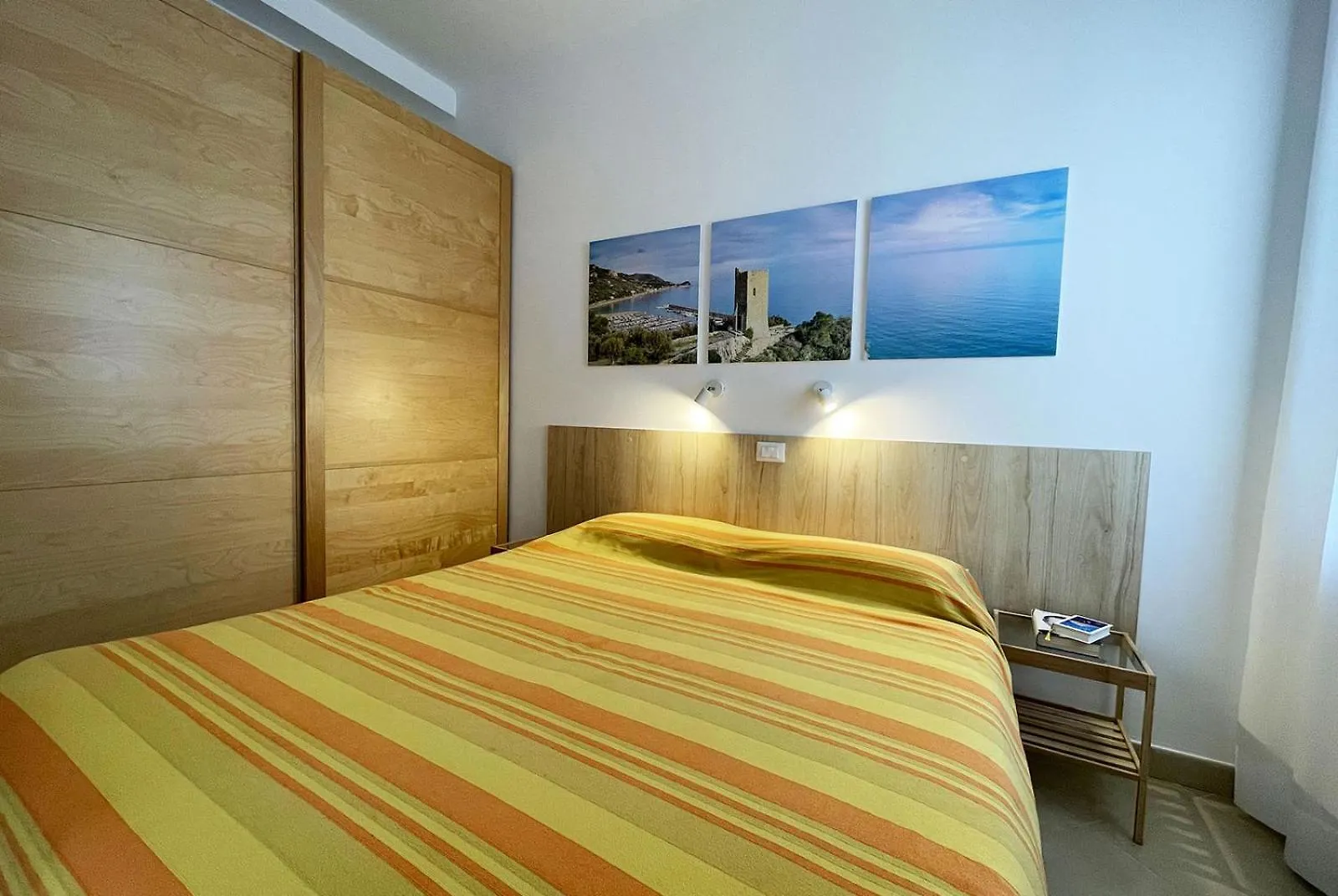Residence Glicini Finale Ligure 2*,