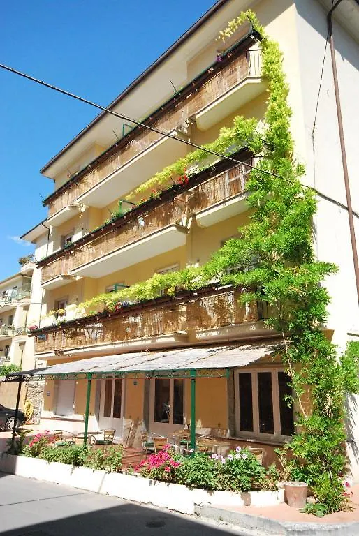Residence Glicini Finale Ligure Italy