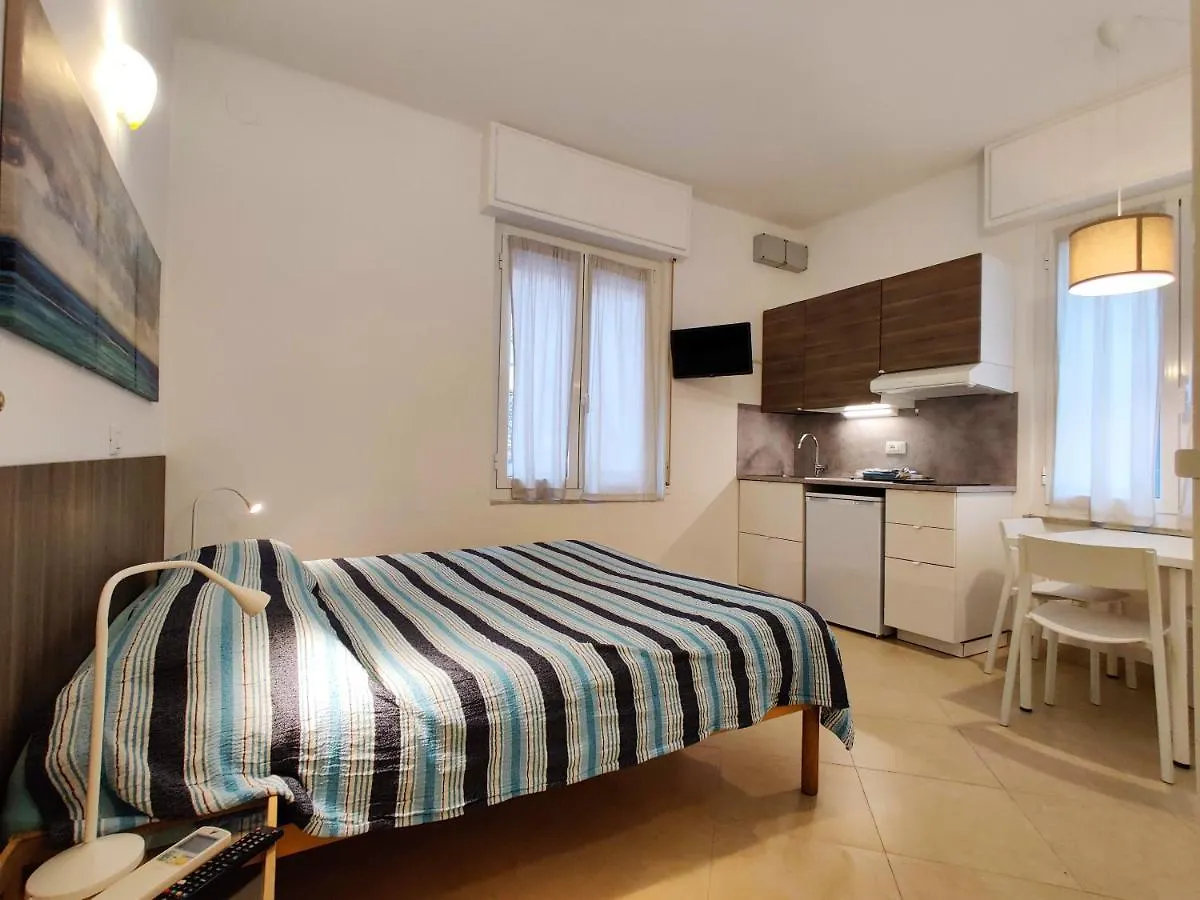** Aparthotel Residence Glicini Finale Ligure Italien