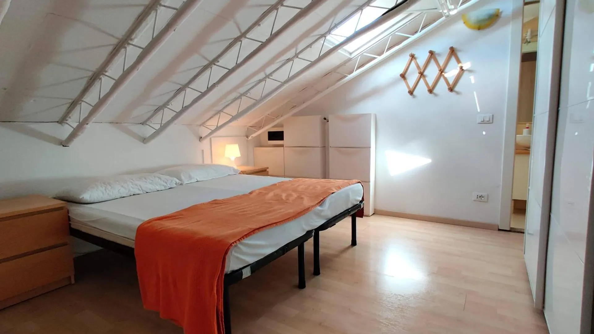 Residence Glicini Finale Ligure 2*,