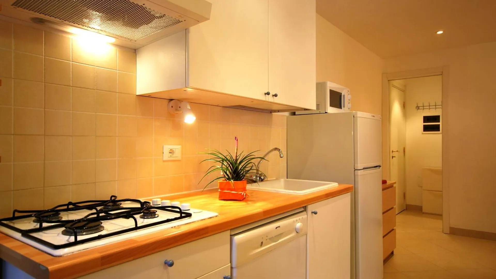 Residence Glicini Finale Ligure 2*,