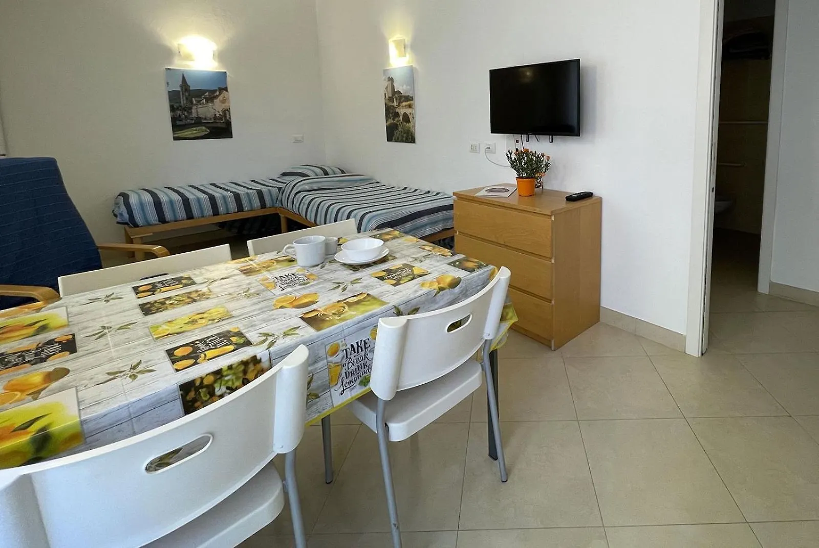 Residence Glicini Finale Ligure 2*,