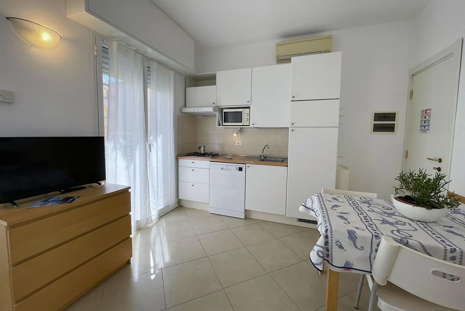 Residence Glicini Finale Ligure Aparthotel